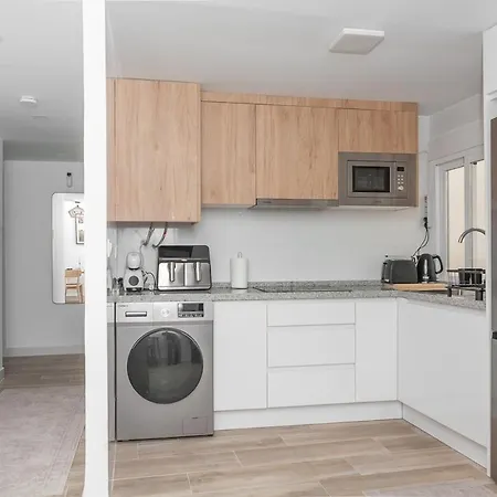Stylish C Caobos Apartment *
